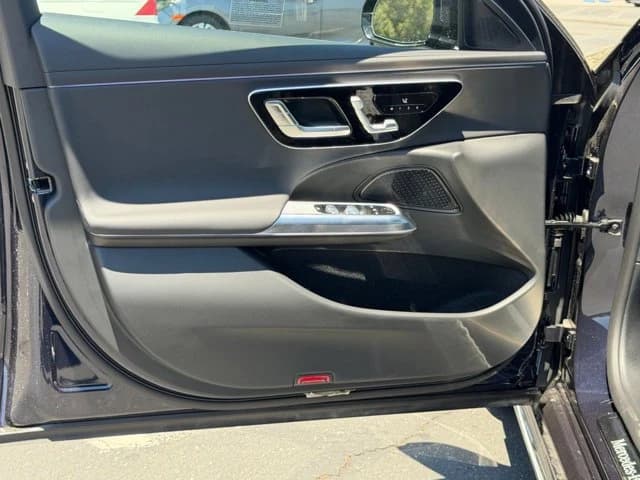 Mercedes-Benz E-Class E 350 4MATIC Sedan 2026 — side view