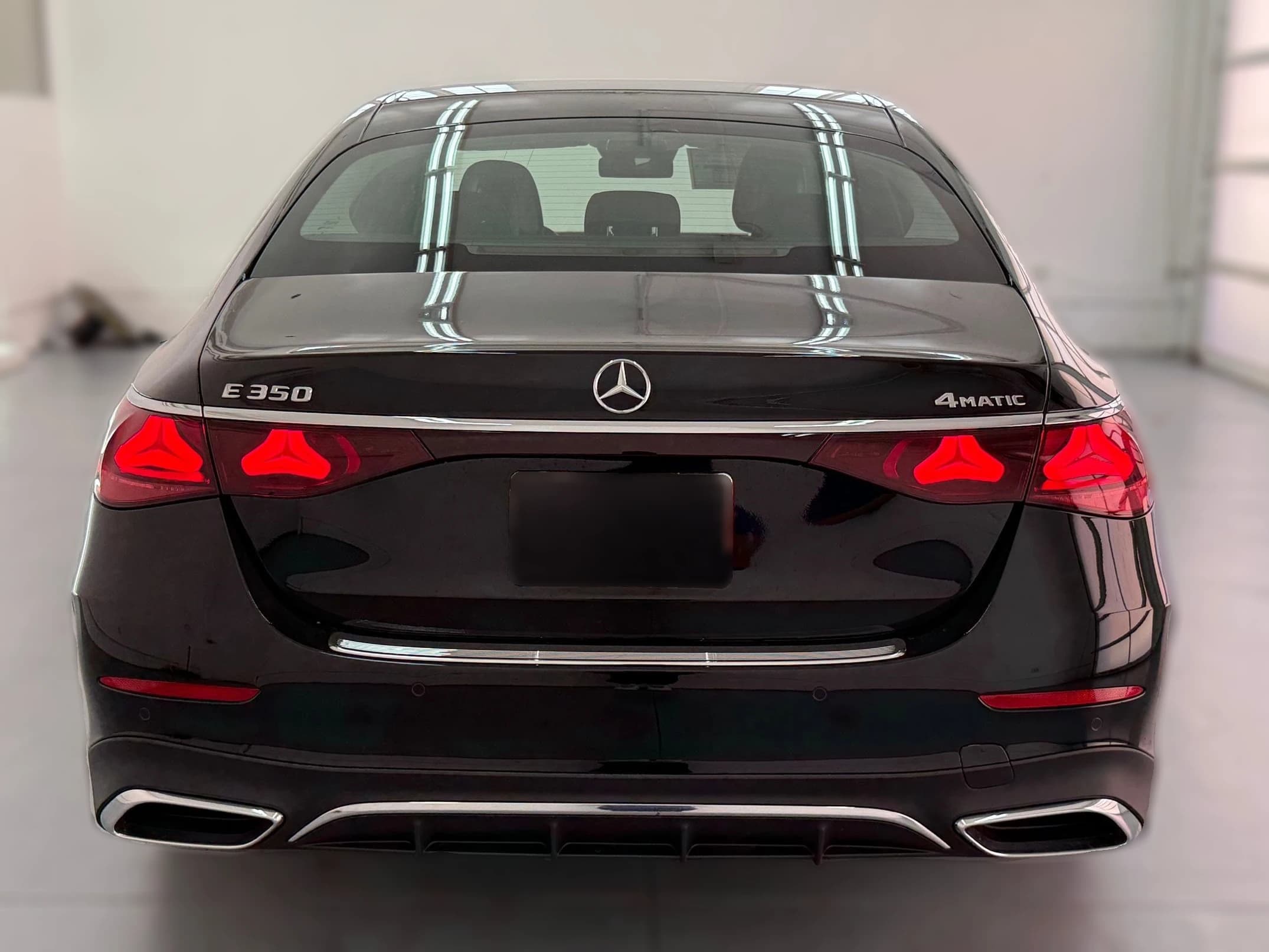 Mercedes-Benz E-Class E 350 4MATIC Sedan 2026 — side view