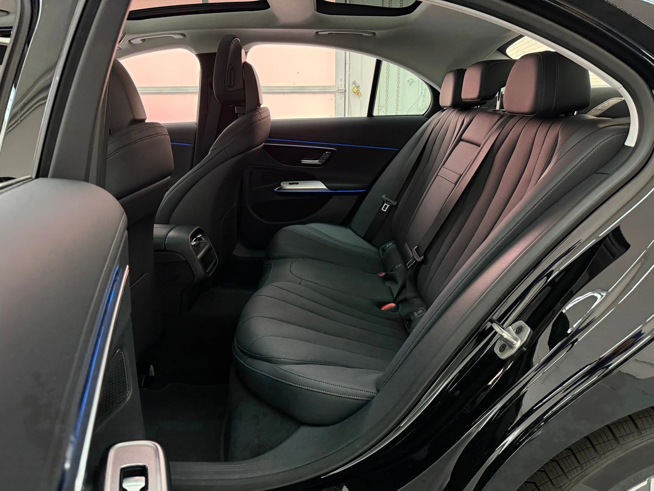 Mercedes-Benz E-Class E 350 4MATIC Sedan 2026 — side view