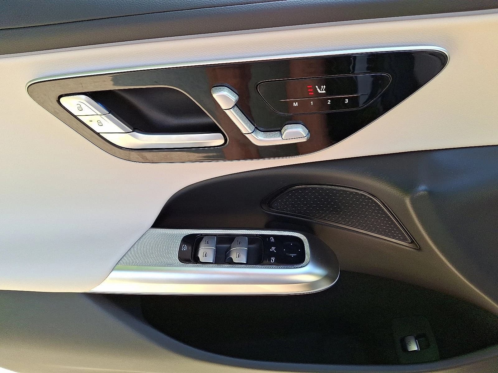 Mercedes-Benz E-Class E 350 4MATIC Sedan 2027 — side view