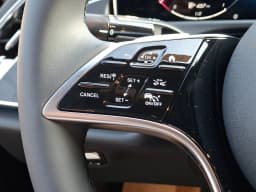 Mercedes-Benz E-Class E 350 4MATIC Sedan 2027 — side view