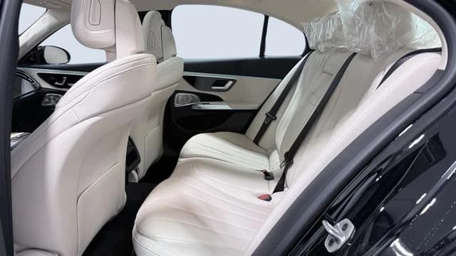 Mercedes-Benz E-Class E 350 4MATIC Sedan 2027 — side view