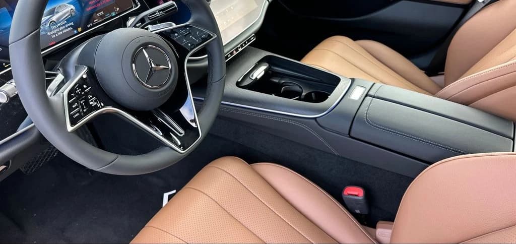 Mercedes-Benz E-Class E 350 4MATIC Sedan 2027 — side view