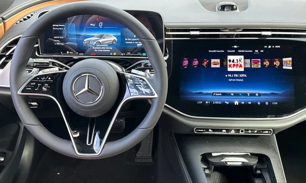 Mercedes-Benz E-Class E 350 4MATIC Sedan 2027 — side view