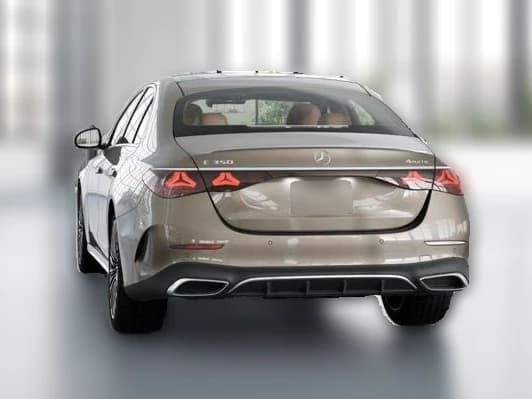 Mercedes-Benz E-Class E 350 4MATIC Sedan 2027 — side view