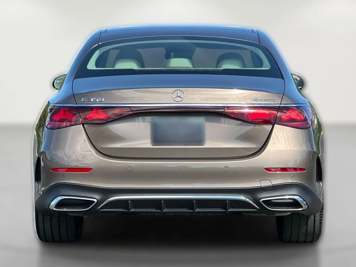 Mercedes-Benz E-Class E 350 4MATIC Sedan 2027 — side view