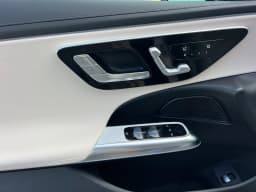 Mercedes-Benz E-Class E 350 4MATIC Sedan 2027 — side view