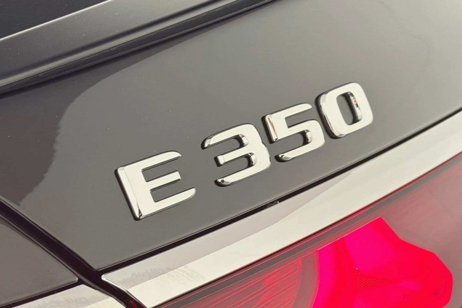 Mercedes-Benz E-Class E 350 4MATIC Sedan 2026 — side view