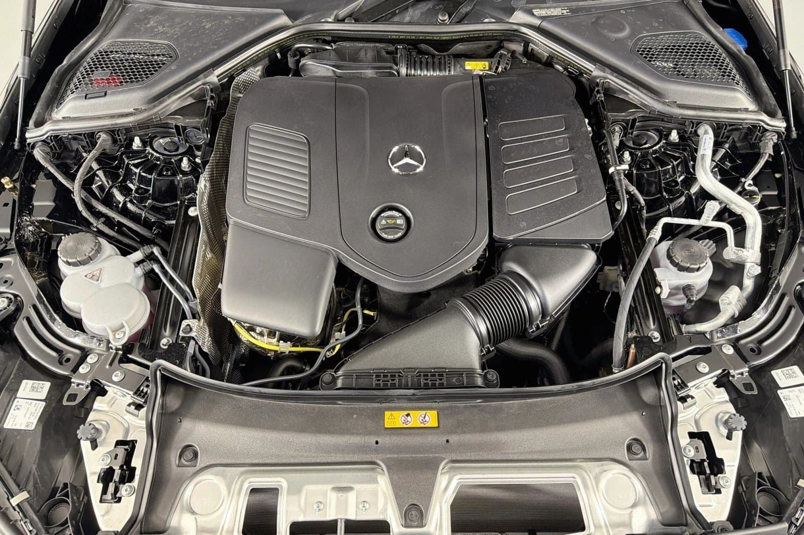 Mercedes-Benz E-Class E 350 4MATIC Sedan 2026 — side view