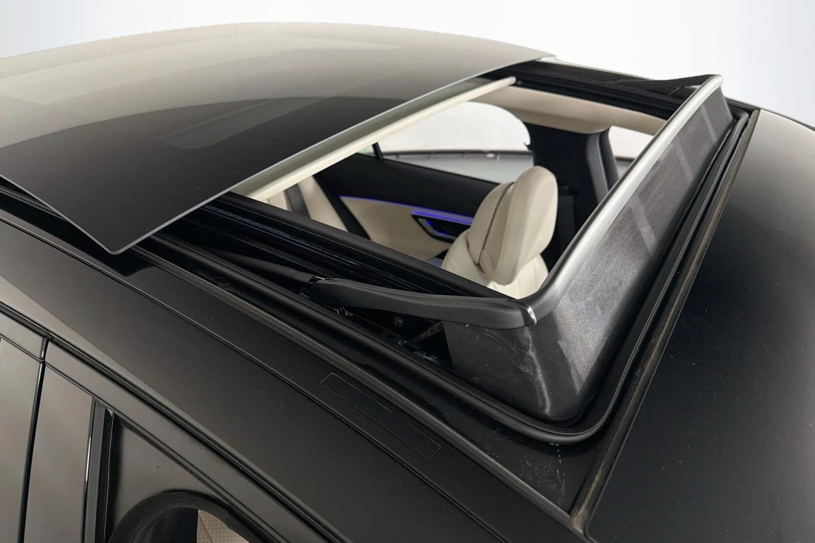 Mercedes-Benz E-Class E 350 4MATIC Sedan 2026 — side view