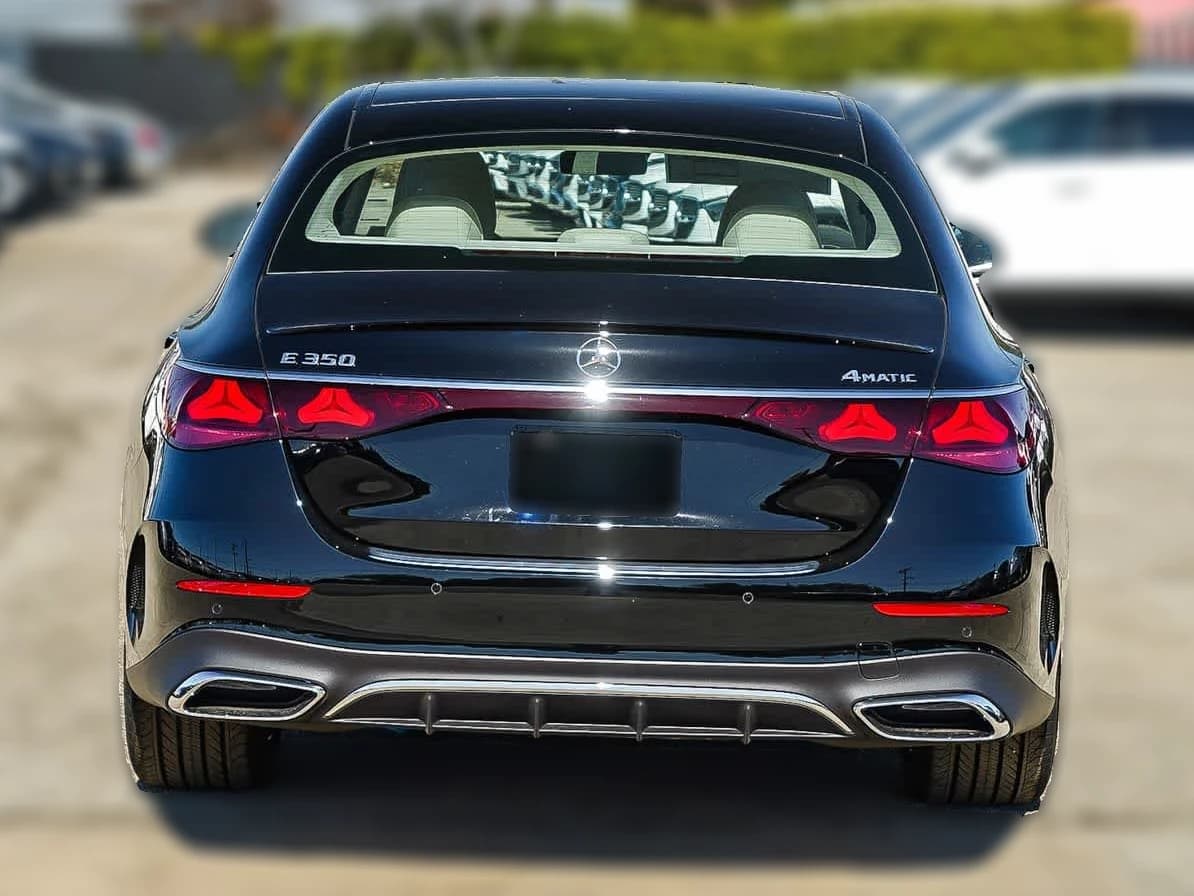 Mercedes-Benz E-Class E 350 4MATIC Sedan 2026 — side view
