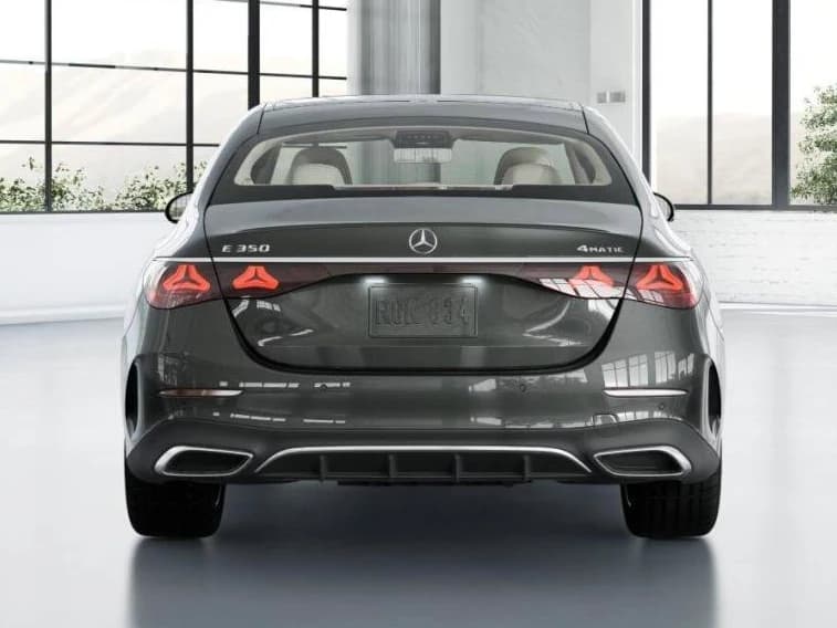 Mercedes-Benz E-Class E 350 4MATIC Sedan 2027 — side view