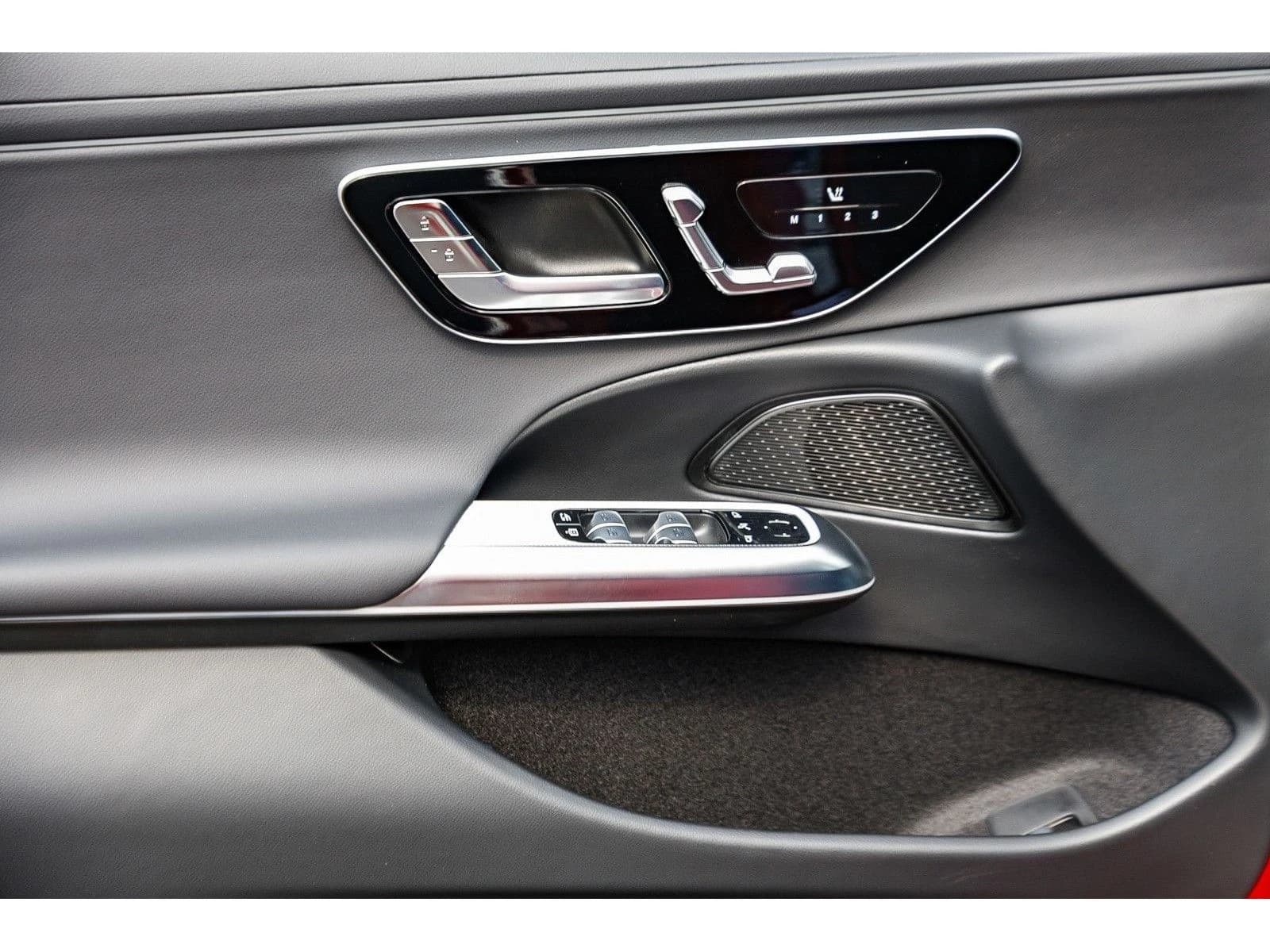 Mercedes-Benz E-Class E 350 4MATIC Sedan 2026 — side view