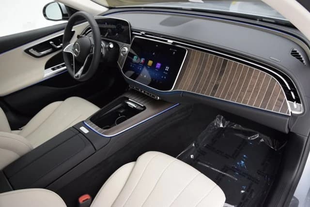 Mercedes-Benz E-Class E 350 4MATIC Sedan 2026 — side view