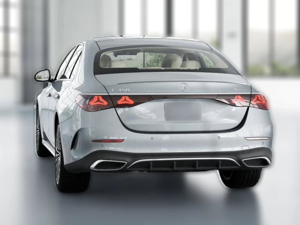 Mercedes-Benz E-Class E 350 4MATIC Sedan 2026 — side view