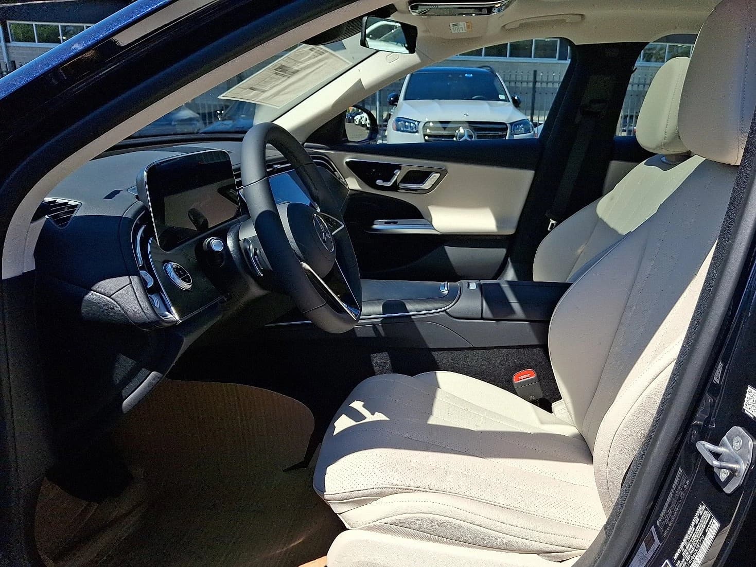 Mercedes-Benz E-Class E 350 4MATIC Sedan 2027 — side view