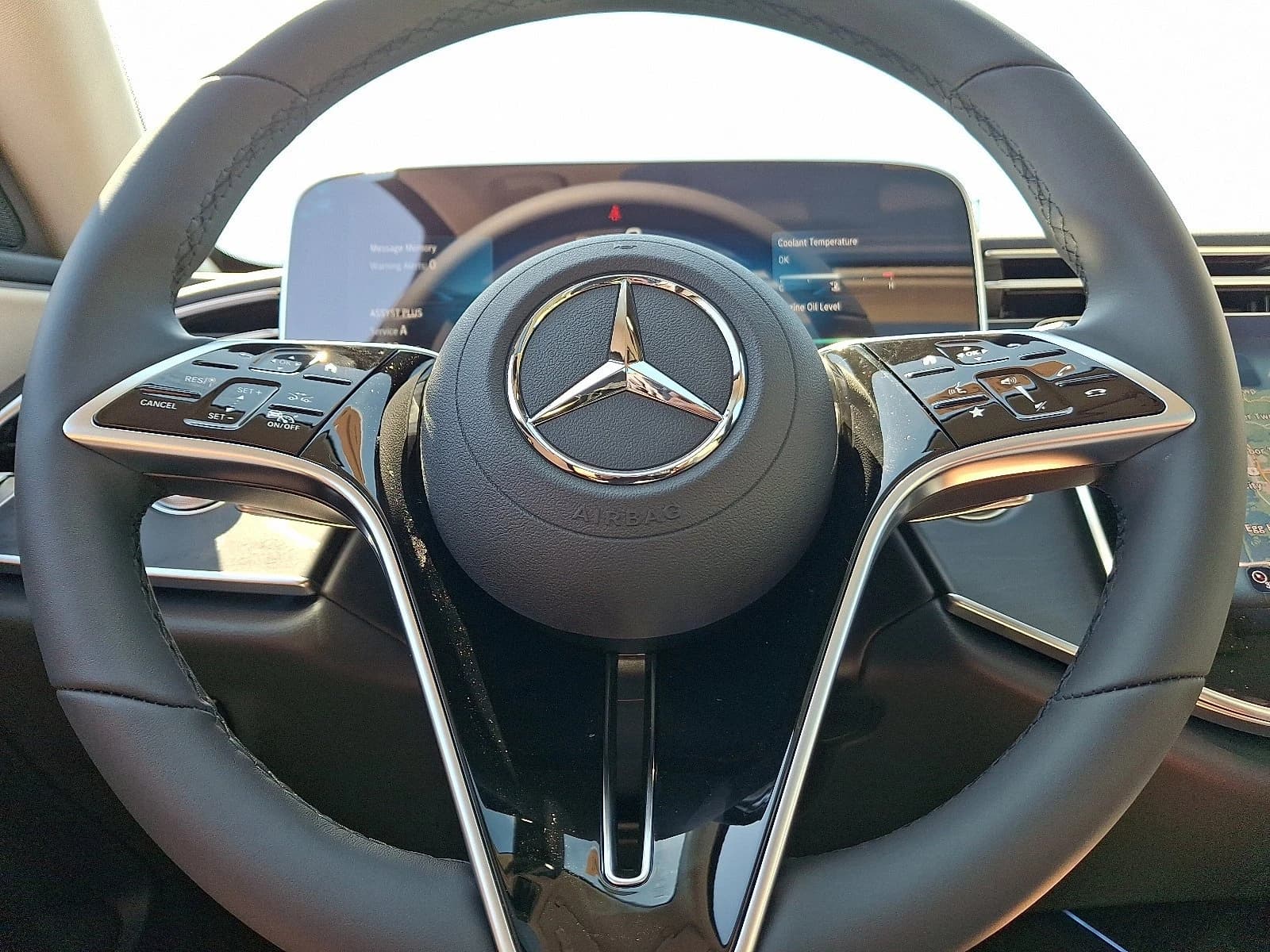 Mercedes-Benz E-Class E 350 4MATIC Sedan 2027 — side view