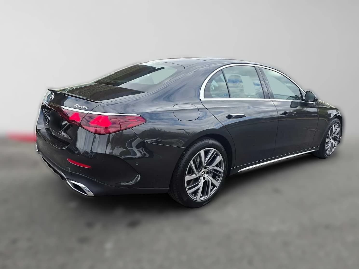 Mercedes-Benz E-Class E 350 4MATIC Sedan 2027 — side view