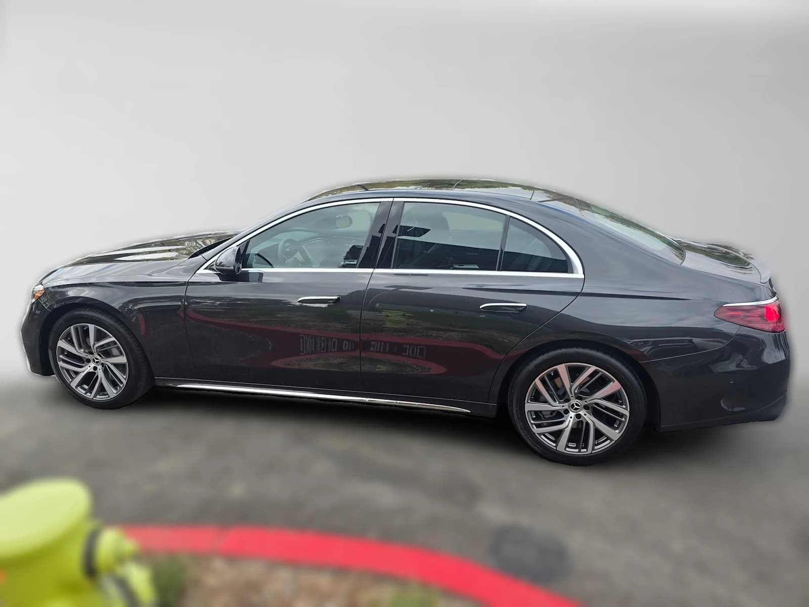 Mercedes-Benz E-Class E 350 4MATIC Sedan 2027 — side view