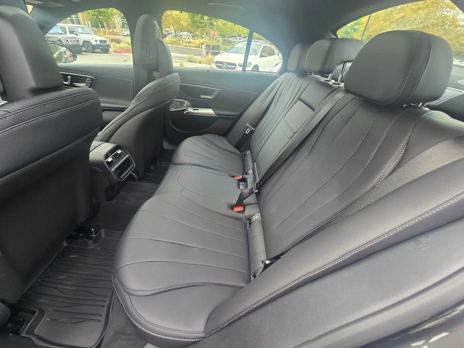 Mercedes-Benz E-Class E 350 4MATIC Sedan 2027 — side view