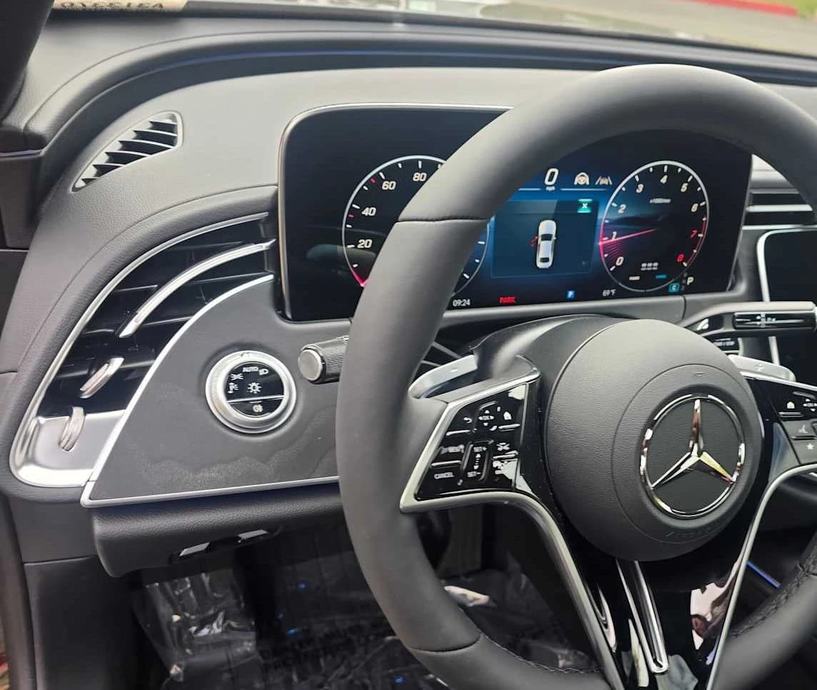 Mercedes-Benz E-Class E 350 4MATIC Sedan 2027 — side view