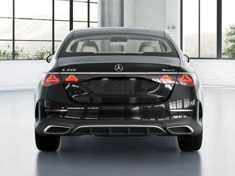 Mercedes-Benz E-Class E 350 4MATIC Sedan 2027 — side view
