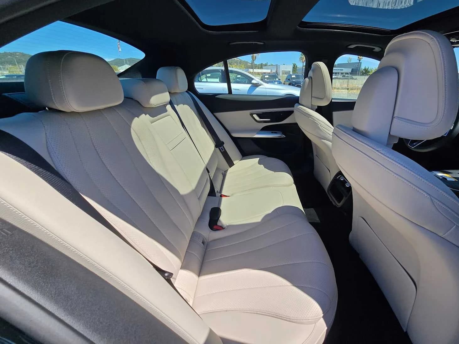 Mercedes-Benz E-Class E 350 4MATIC Sedan 2026 — side view