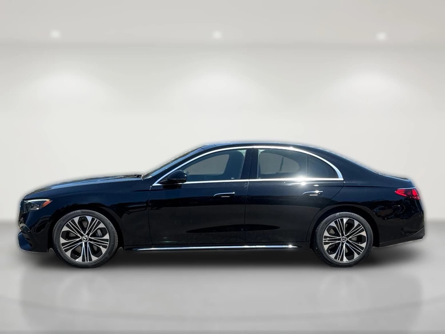 Mercedes-Benz E-Class E 450 4MATIC Sedan 2026 — side view