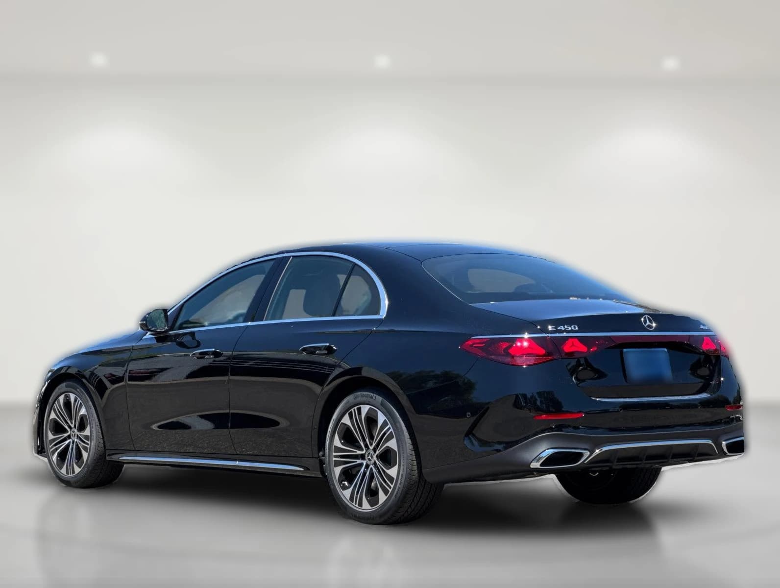 Mercedes-Benz E-Class E 450 4MATIC Sedan 2026 — side view