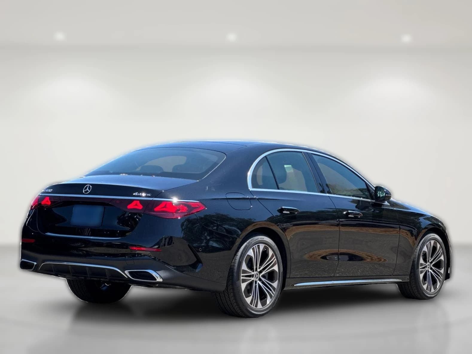 Mercedes-Benz E-Class E 450 4MATIC Sedan 2026 — side view