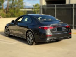Mercedes-Benz E-Class E 450 4MATIC Sedan 2026 — side view
