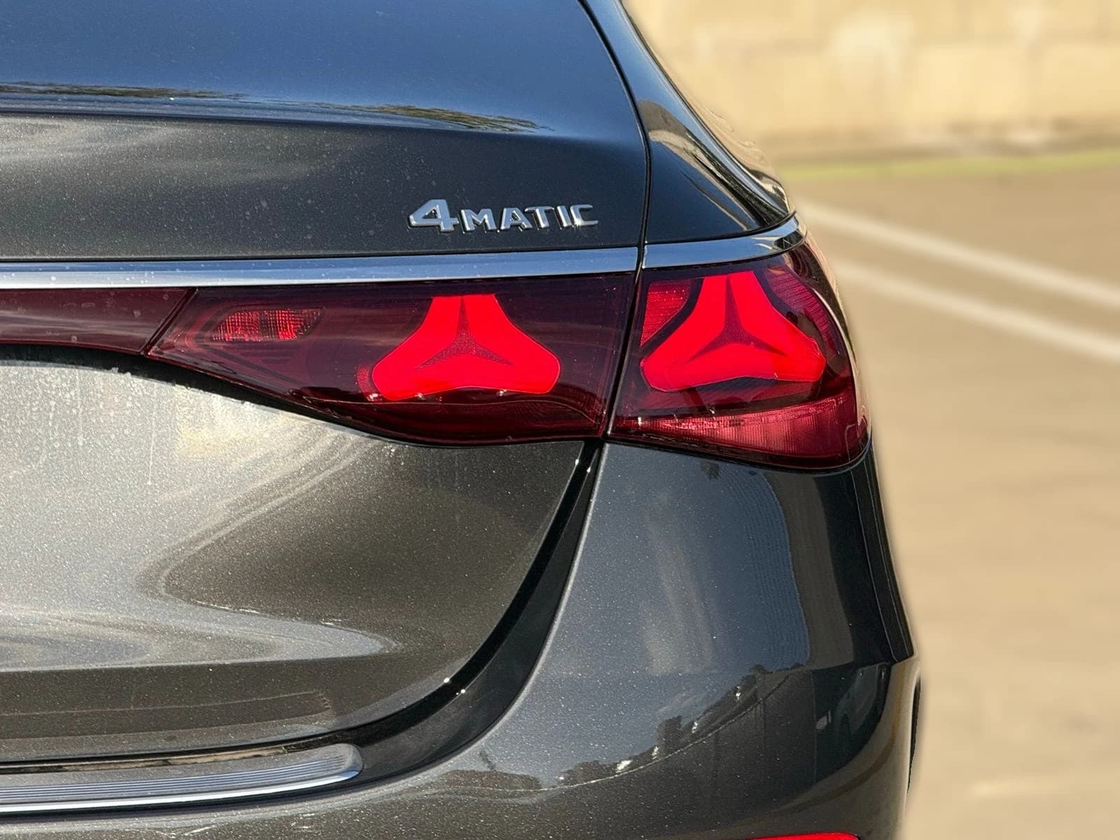 Mercedes-Benz E-Class E 450 4MATIC Sedan 2026 — side view