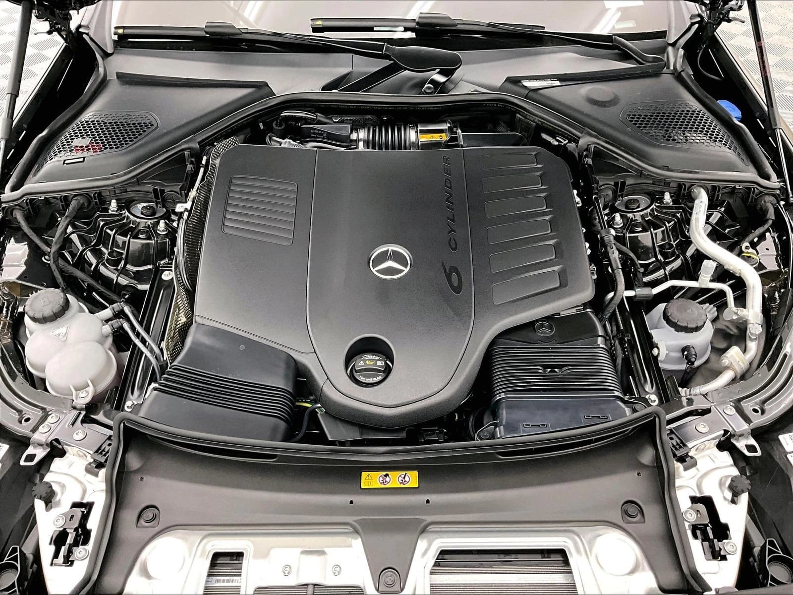 Mercedes-Benz E-Class E 450 4MATIC Sedan 2027 — side view