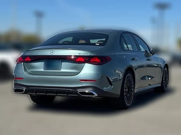 Mercedes-Benz E-Class E 450 4MATIC Sedan 2027 — side view