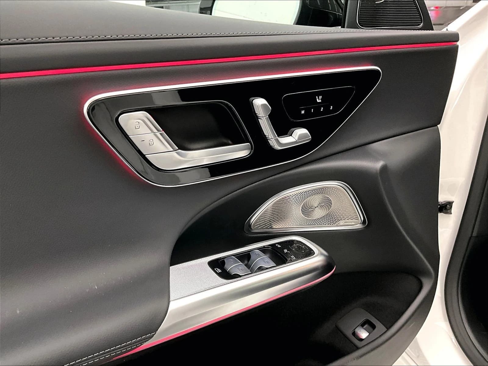 Mercedes-Benz E-Class E 450 4MATIC Sedan 2026 — side view