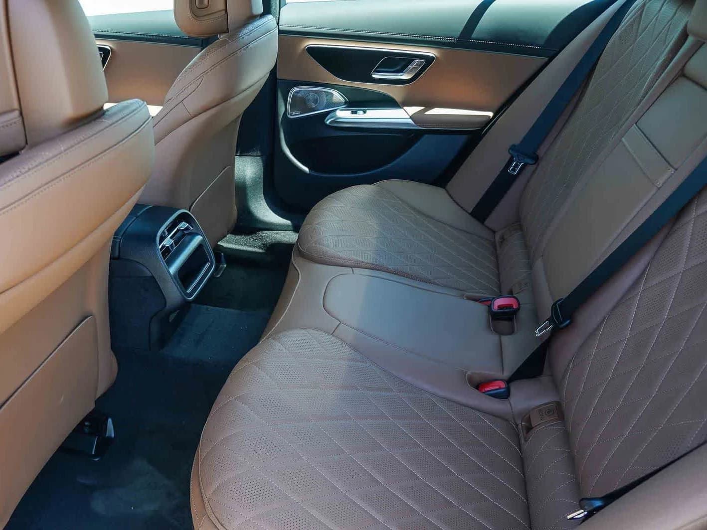Mercedes-Benz E-Class E 450 4MATIC Sedan 2026 — side view