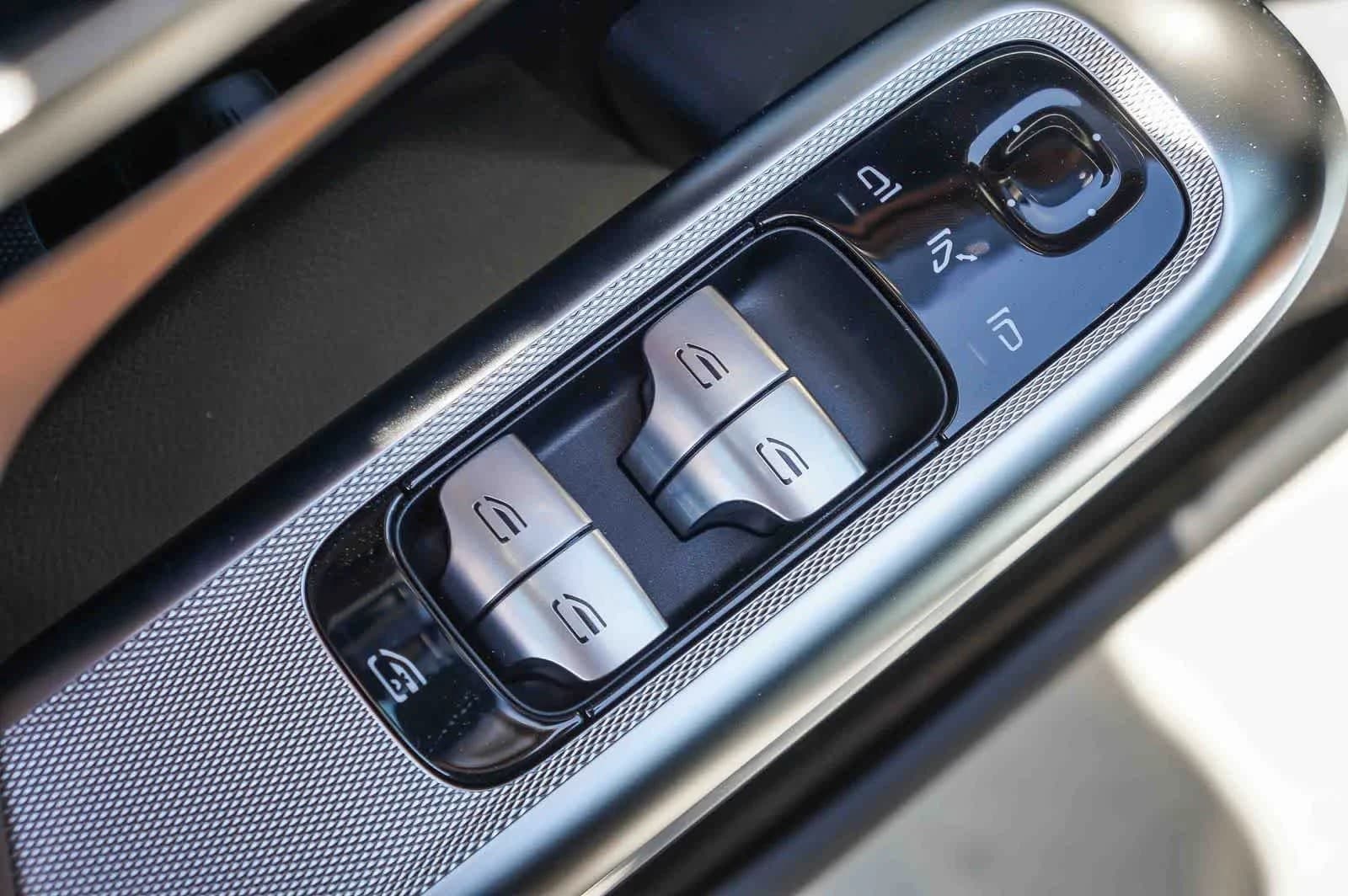 Mercedes-Benz E-Class E 450 4MATIC Sedan 2026 — side view
