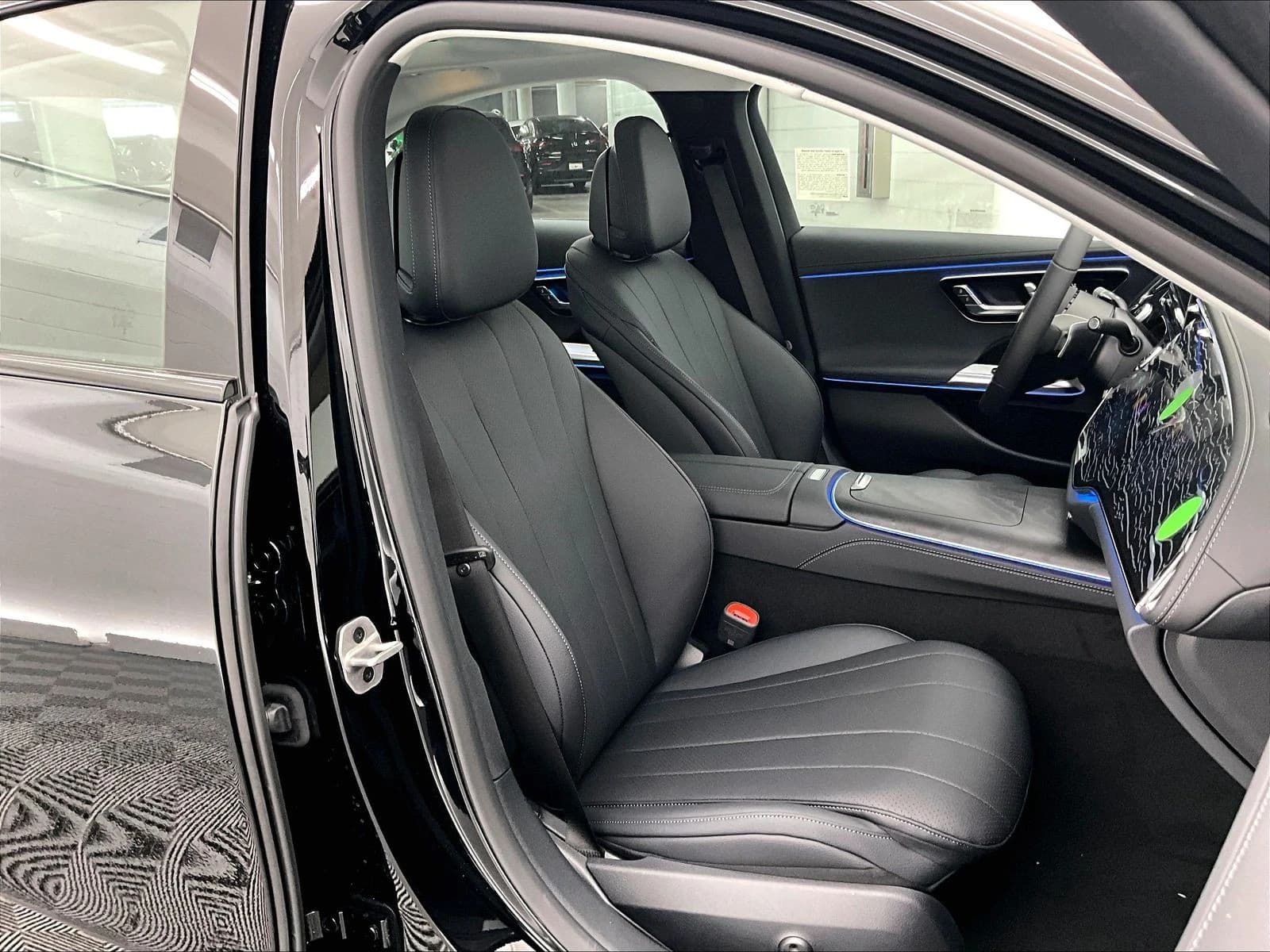 Mercedes-Benz E-Class E 450 4MATIC Sedan 2026 — side view