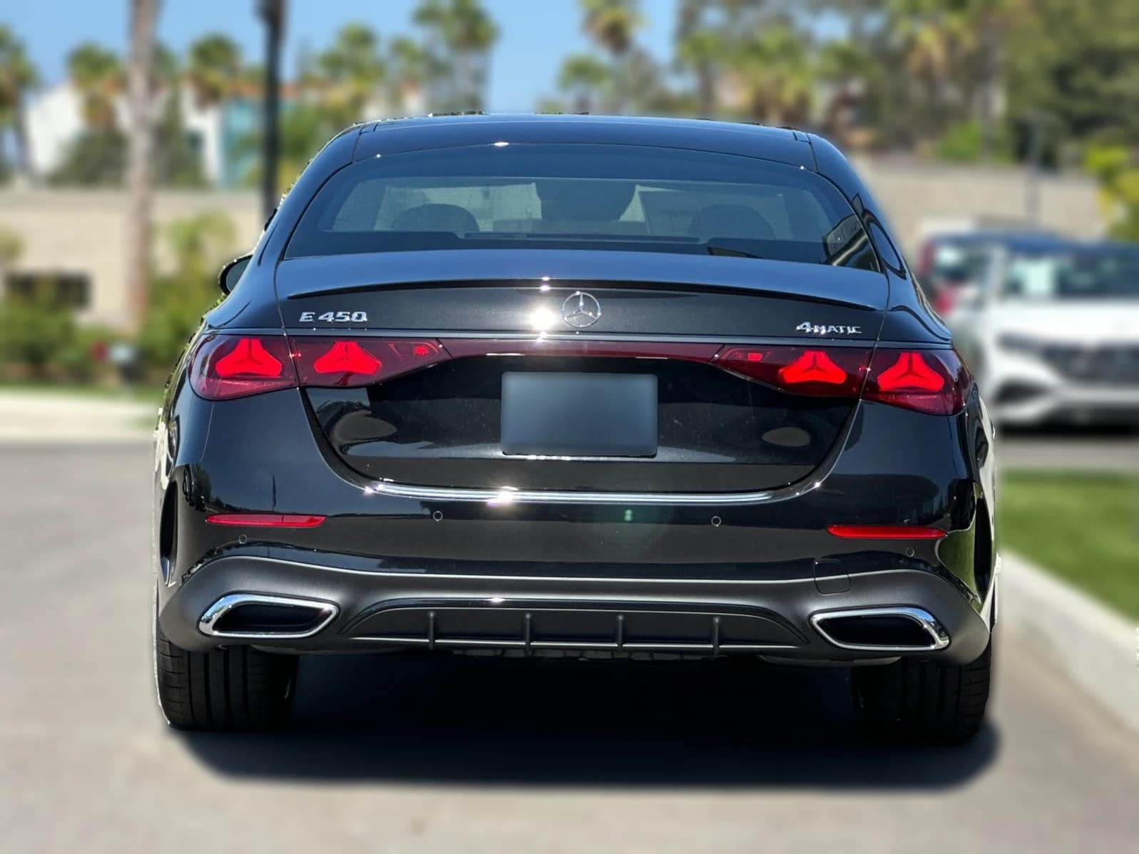 Mercedes-Benz E-Class E 450 4MATIC Sedan 2027 — side view