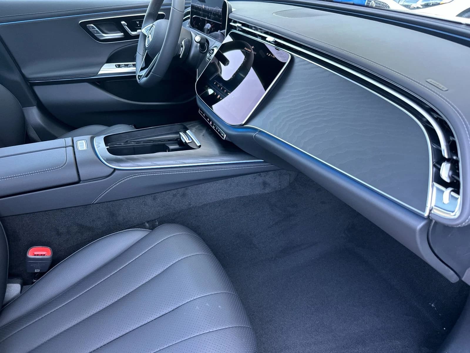 Mercedes-Benz E-Class E 450 4MATIC Sedan 2027 — side view