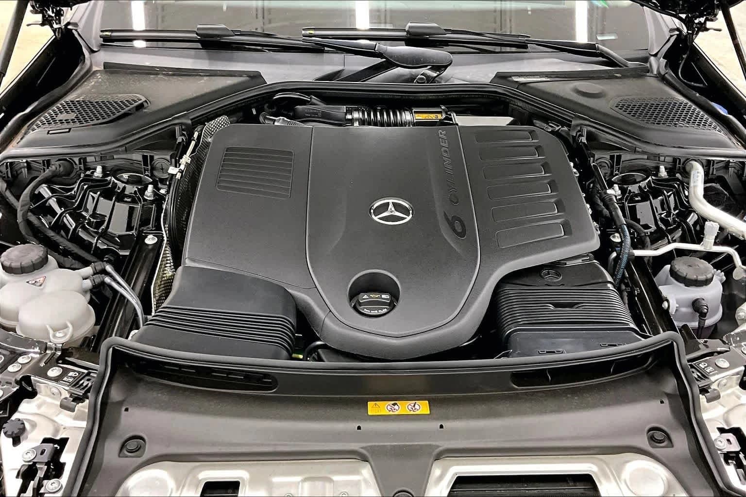 Mercedes-Benz E-Class E 450 4MATIC Sedan 2026 — side view