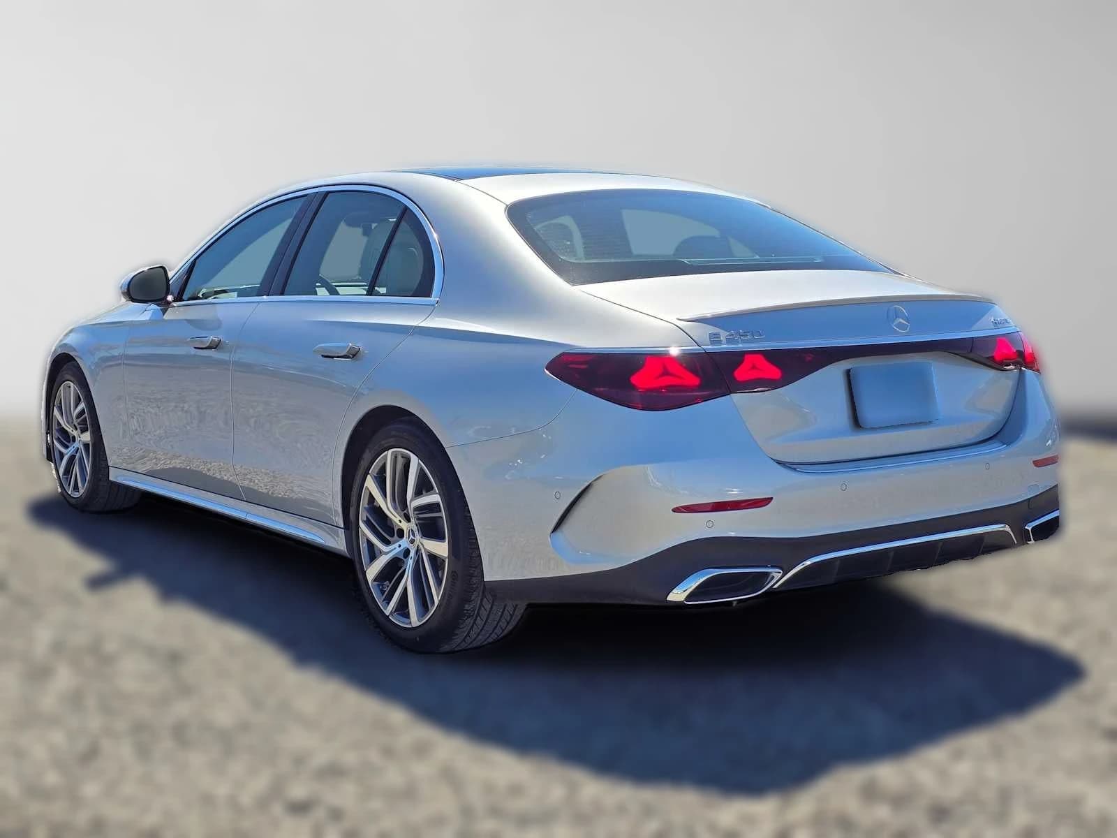 Mercedes-Benz E-Class E 450 4MATIC Sedan 2026 — side view