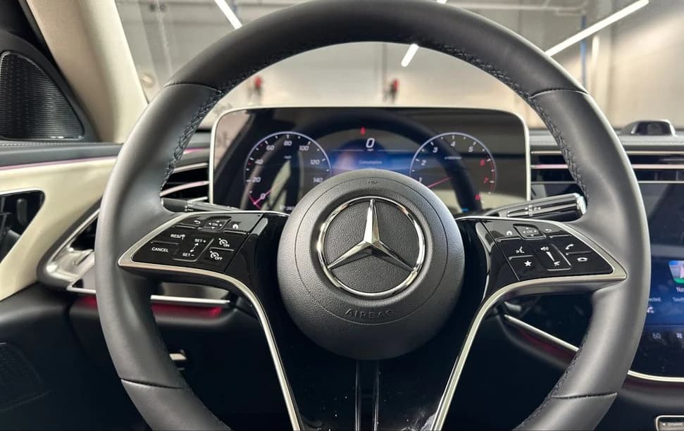 Mercedes-Benz E-Class E 450 4MATIC Sedan 2026 — side view