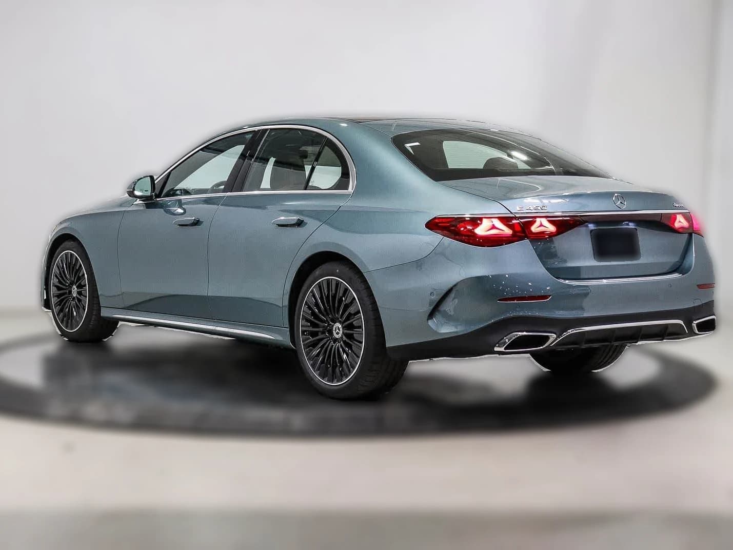 Mercedes-Benz E-Class E 450 4MATIC Sedan 2027 — side view