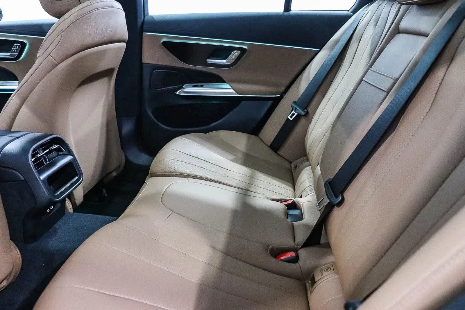 Mercedes-Benz E-Class E 450 4MATIC Sedan 2027 — side view