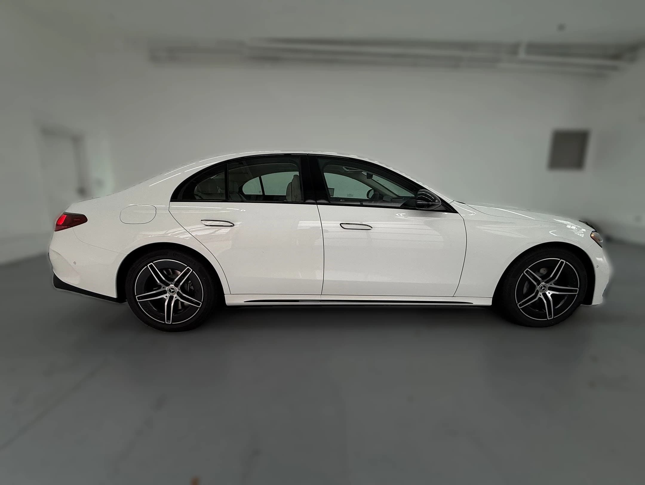 Mercedes-Benz E-Class E 450 4MATIC Sedan 2027 — side view