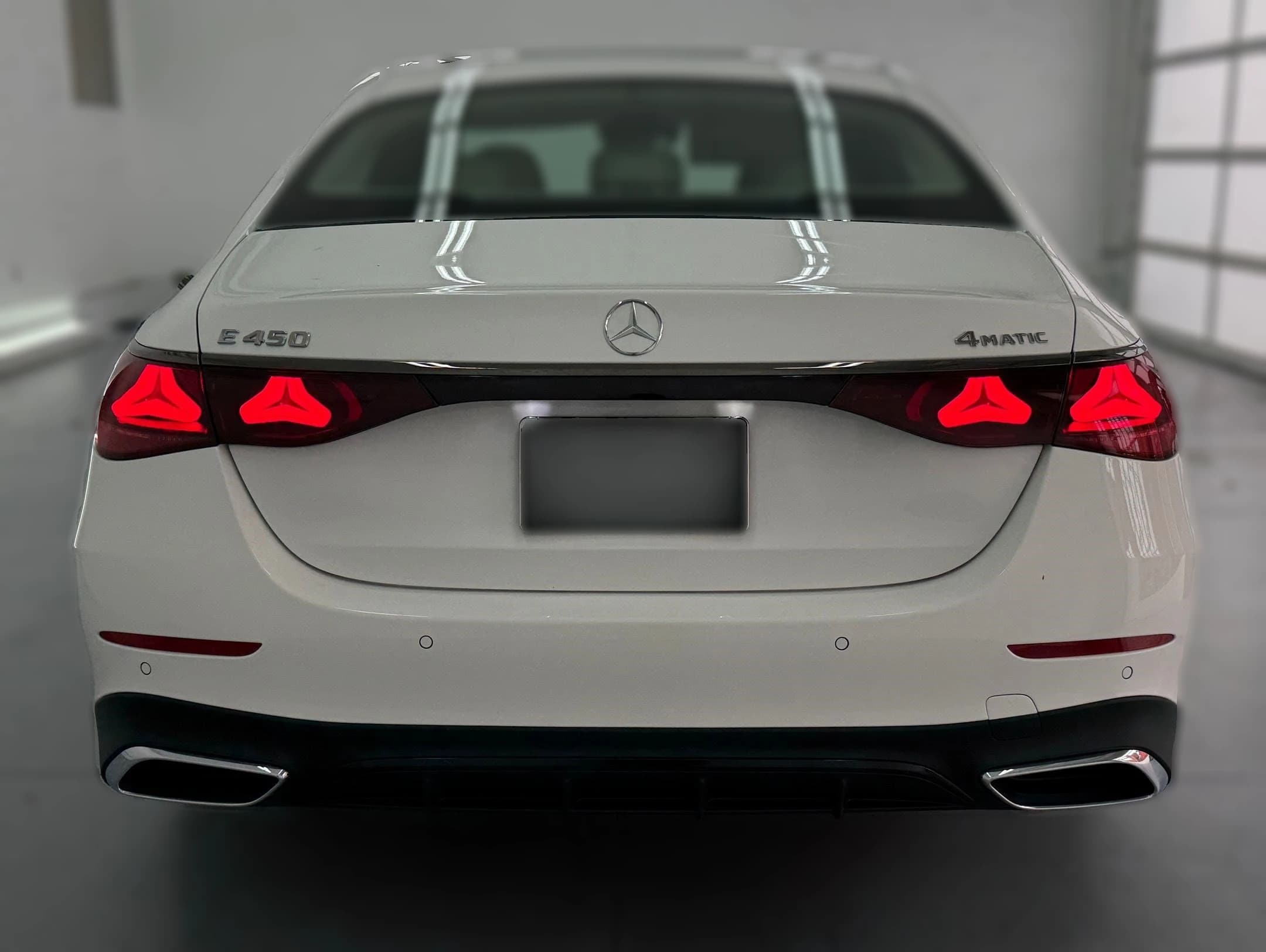 Mercedes-Benz E-Class E 450 4MATIC Sedan 2027 — side view