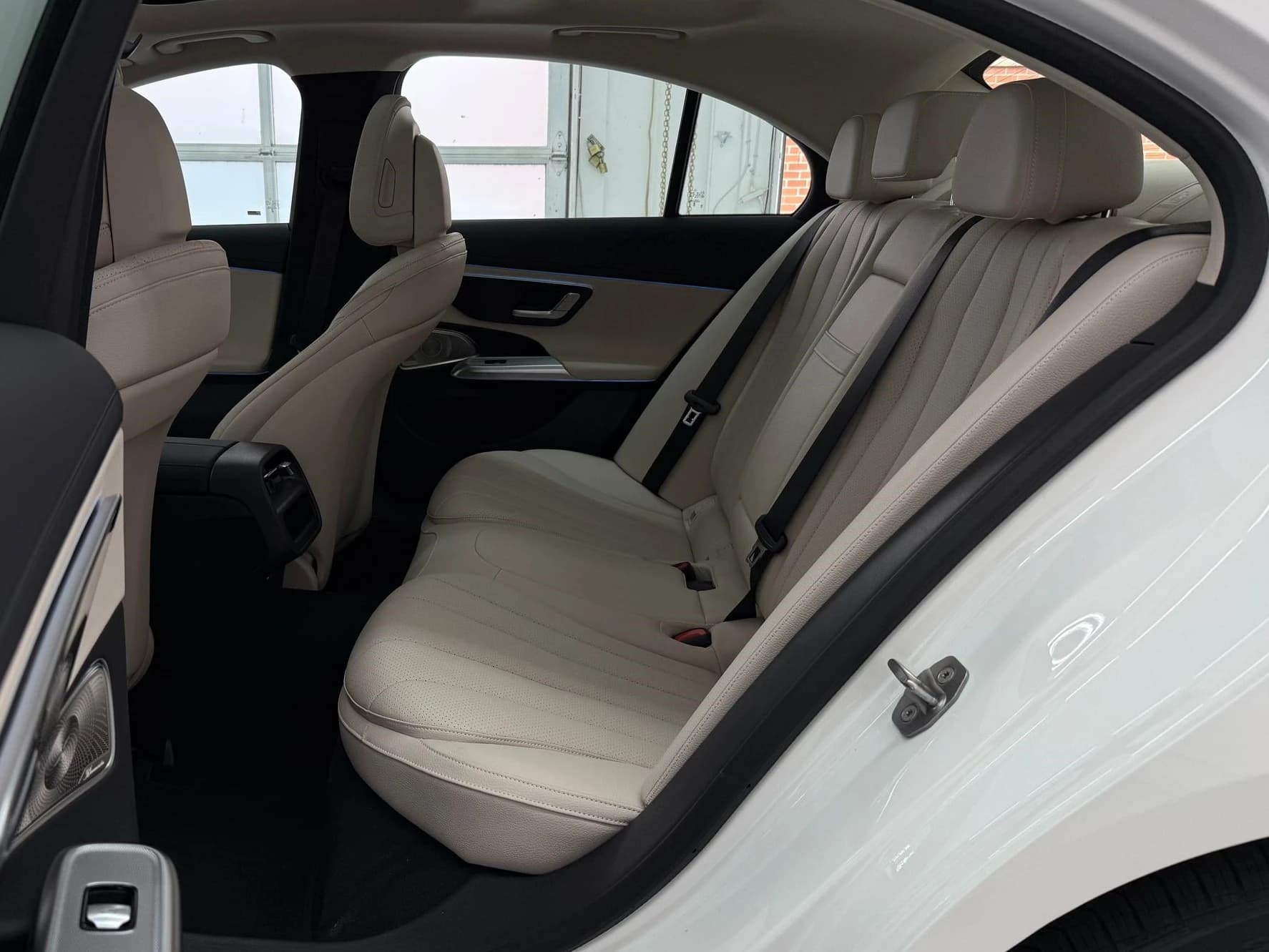 Mercedes-Benz E-Class E 450 4MATIC Sedan 2027 — side view