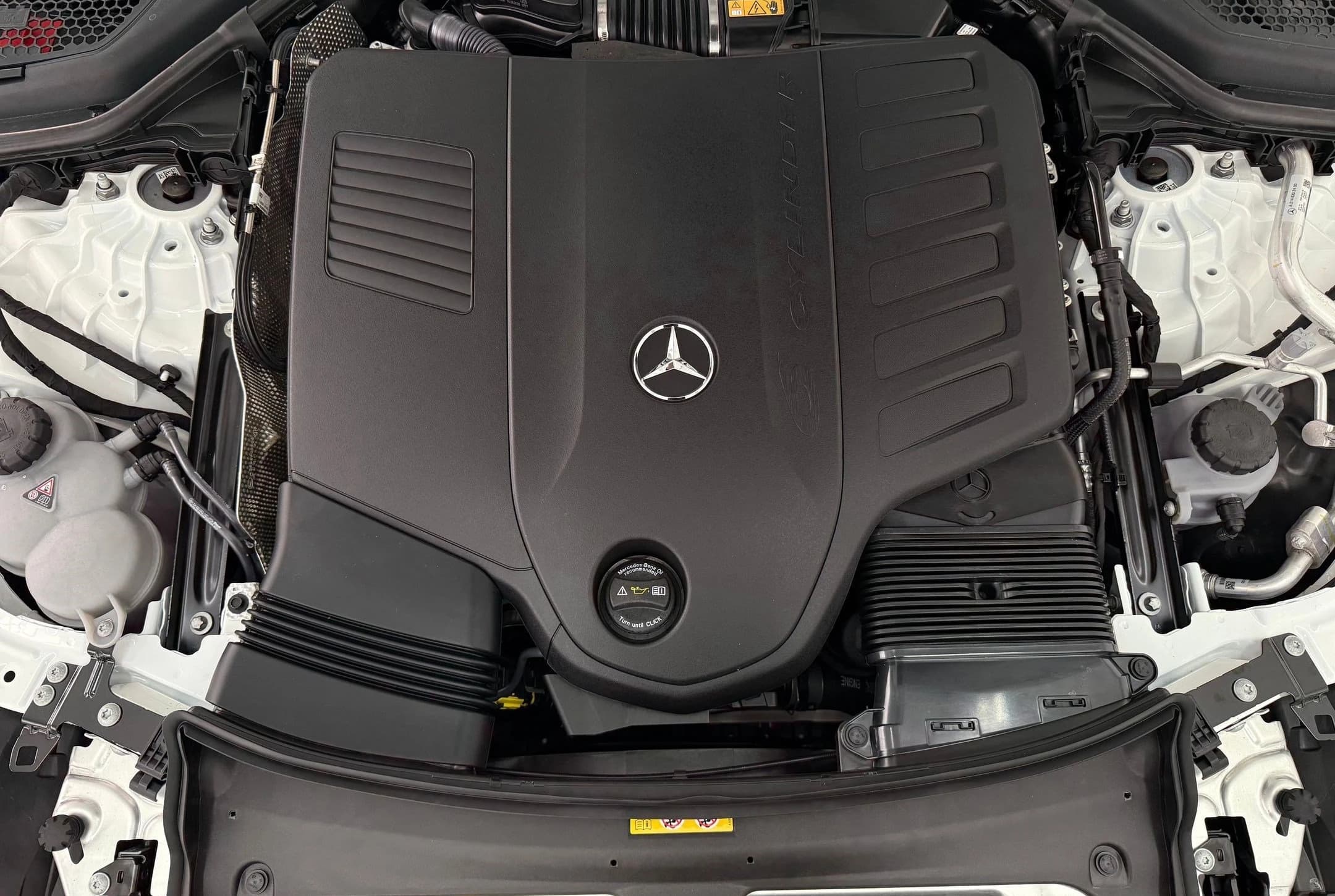 Mercedes-Benz E-Class E 450 4MATIC Sedan 2027 — side view