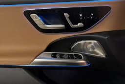 Mercedes-Benz E-Class E 450 4MATIC Sedan 2027 — side view